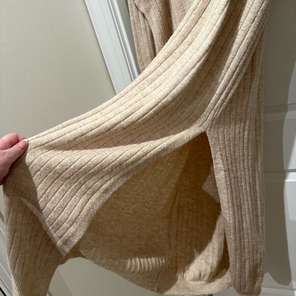 ASOS DESIGN Curve Knitted maxi dress with side split in wide rib in oatmeal - Picture 5 of 6